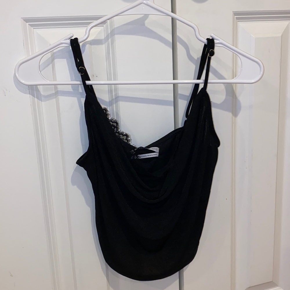 Black scoop tank
